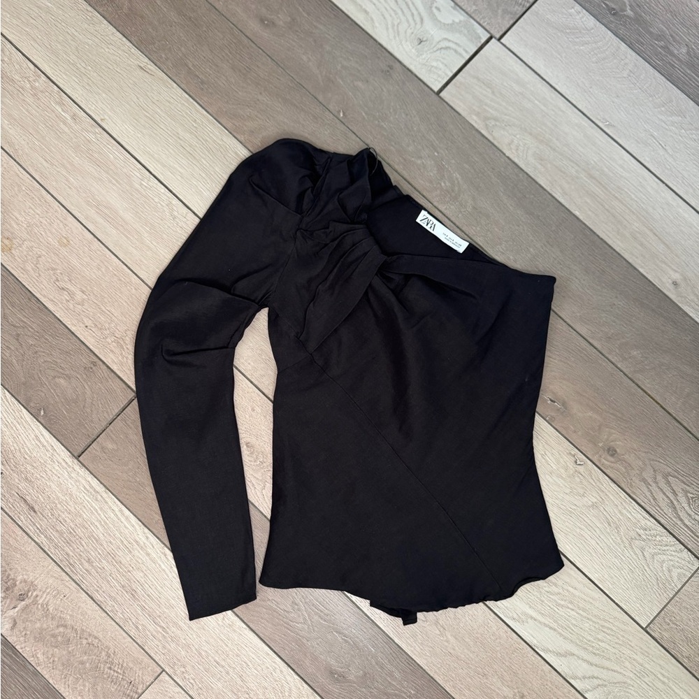 Zara Asymmetric One Shoulder Linen Balloon
Sleeve Top